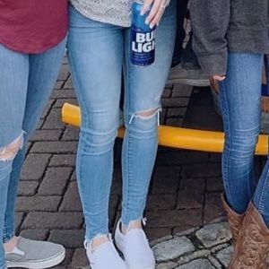 Levi’s 710 Super Skinny Jeans 24